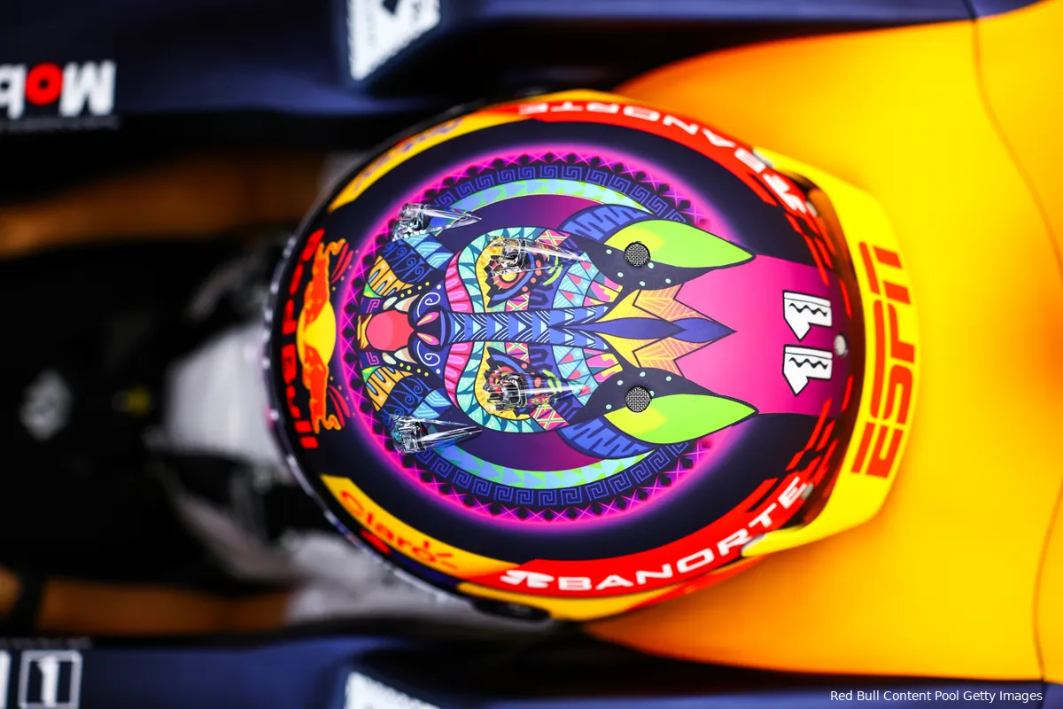 sergio perez mexico helm foto