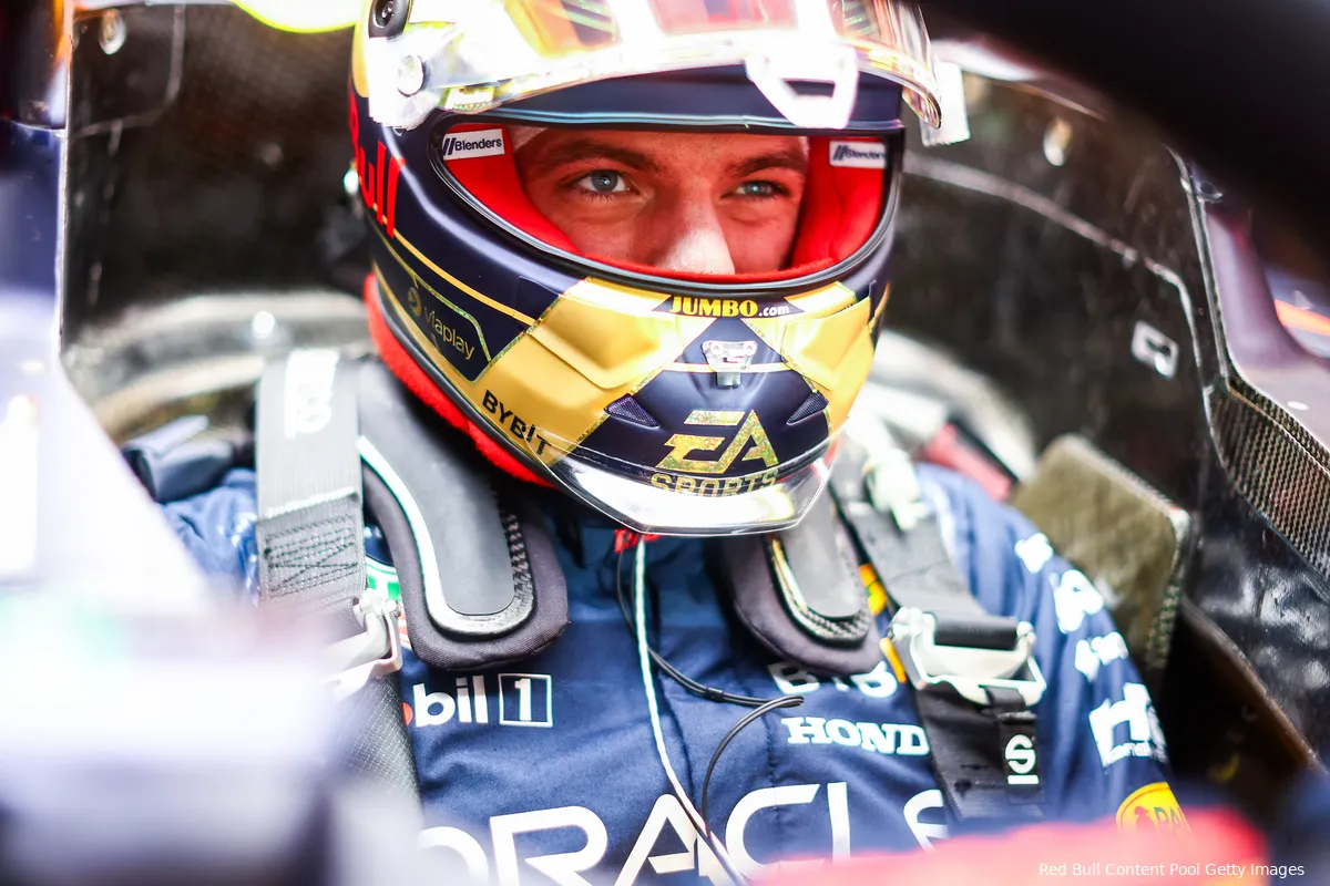 max verstappen red bull racing abu dhabi vt2 rb19 helm 5
