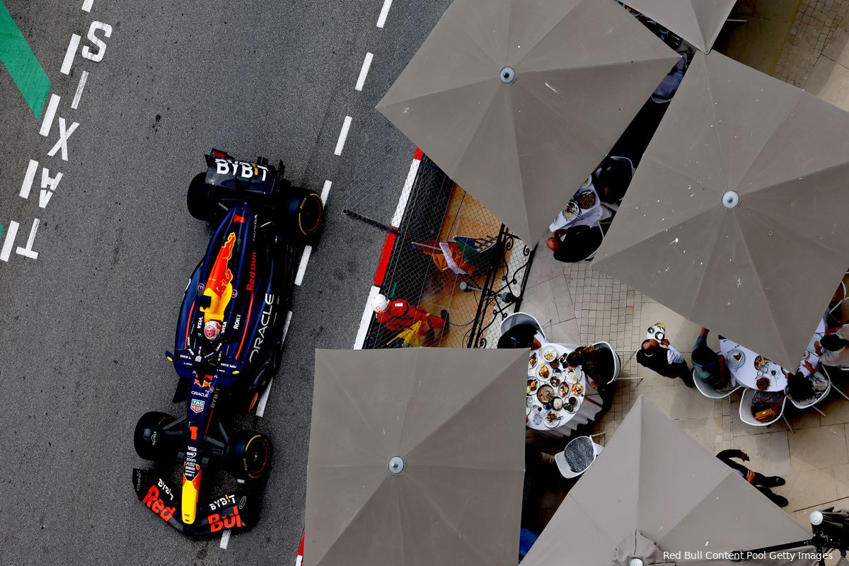 Plooij ziet een gek beeld in Monaco: 'Het was Max Verstappen in de Ferrari'