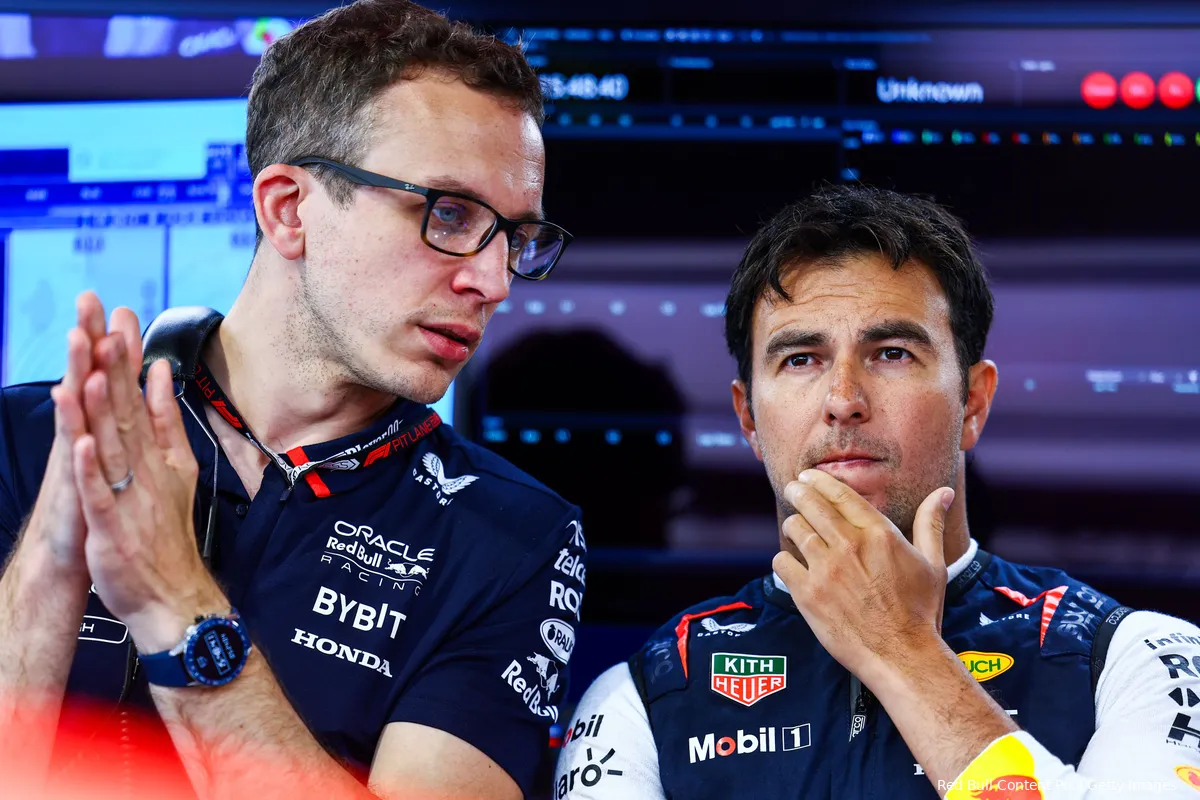 sergio perez redbullracing miami zaterdag 2024 engineer