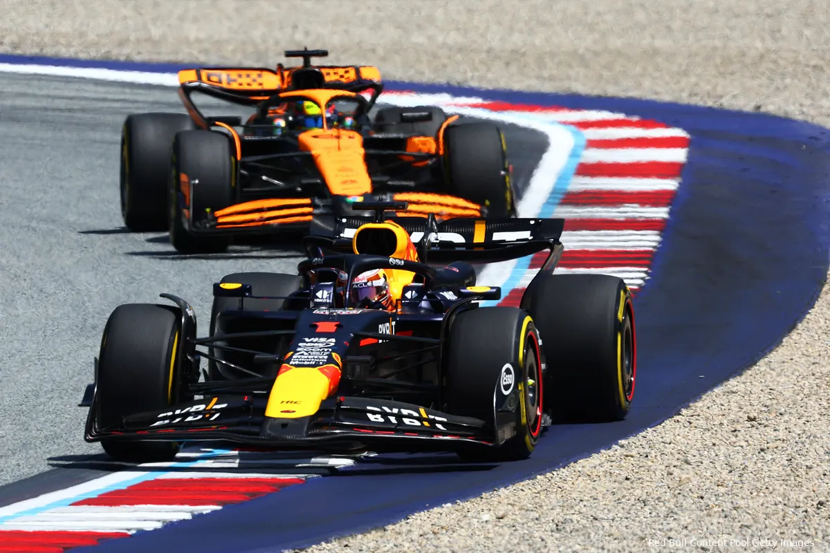 max verstappen lmclaren redbullracing gevecht sprint