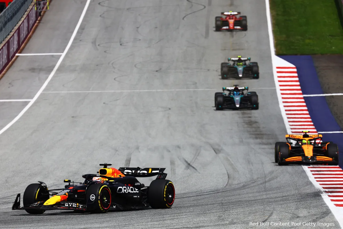 max verstappen oostenrijk red bullpracing race zondag