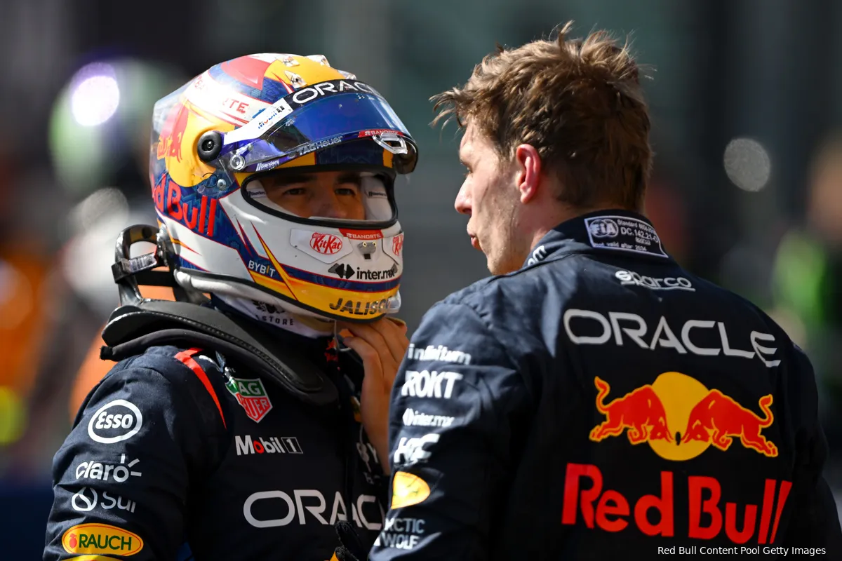sergio perez max verstappen redbullracing zondag praten 2024