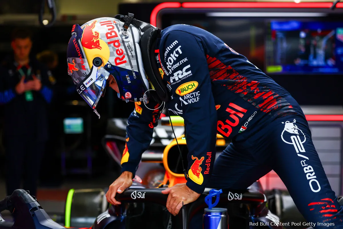 sergio perez silverstone 2024 helm 10