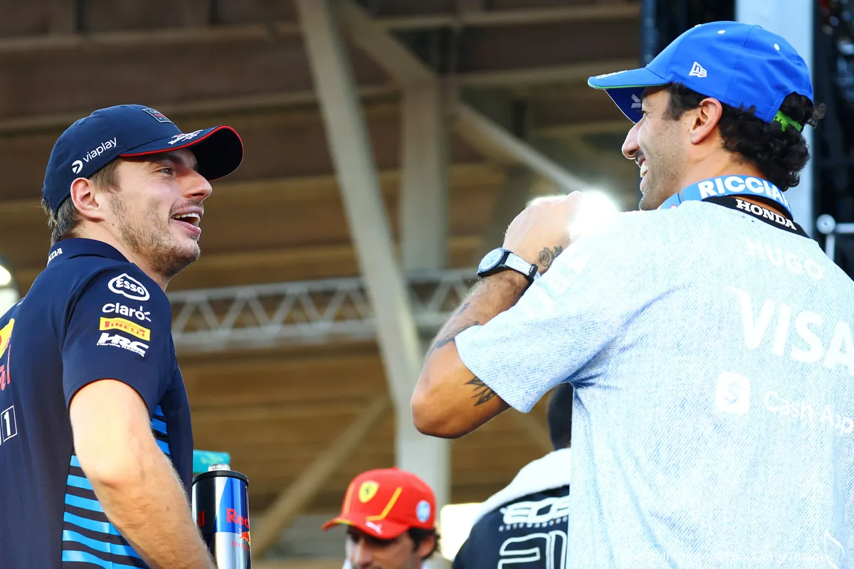 red bull racing max verstappen daniel ricciardo visa cash app rb singapore gp zondag 2024 2