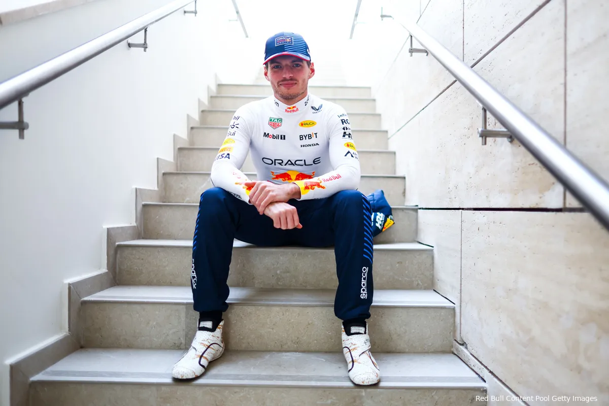 max verstappen 2024 qatar redbullracing zaterdag garage