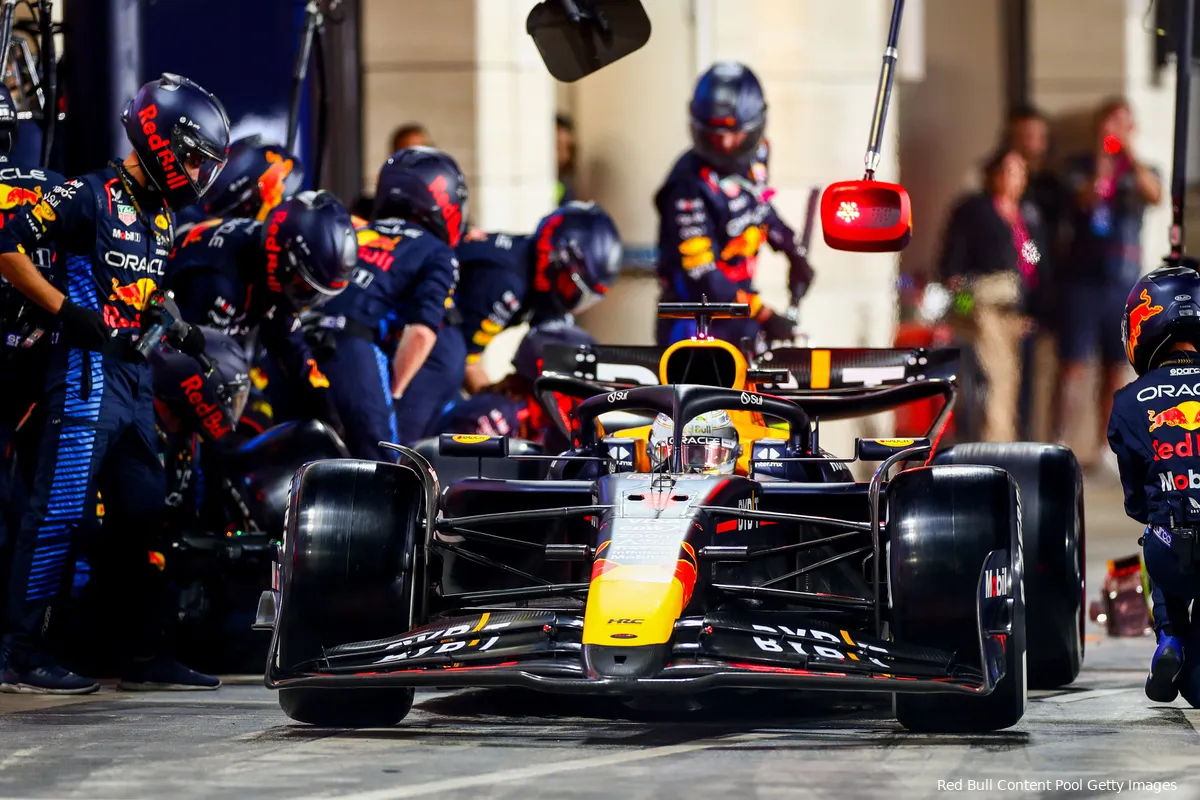 max verstappen red bull racing rb20 qatar 1 pitstop 124