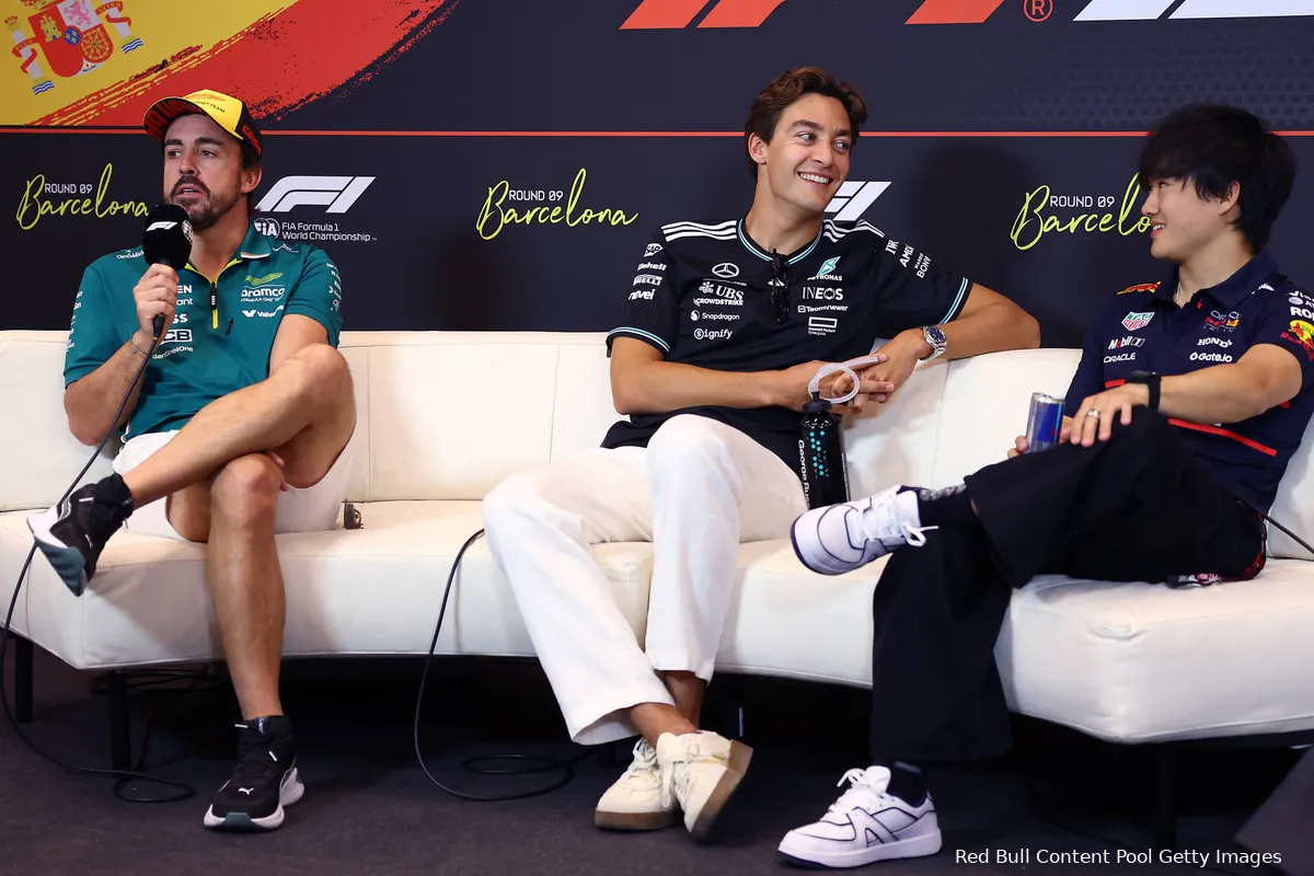 yuki tsunoda donderdag barcelona 2025 alonso russell persconferentie