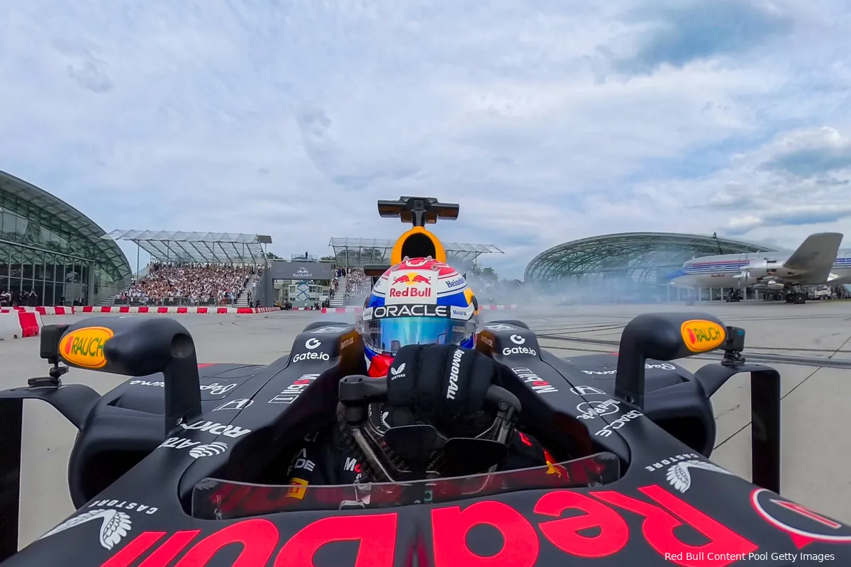 In beeld: Verstappen geeft RB8 de sporen in Salzburg en leeft zich uit tijdens Red Bull-event