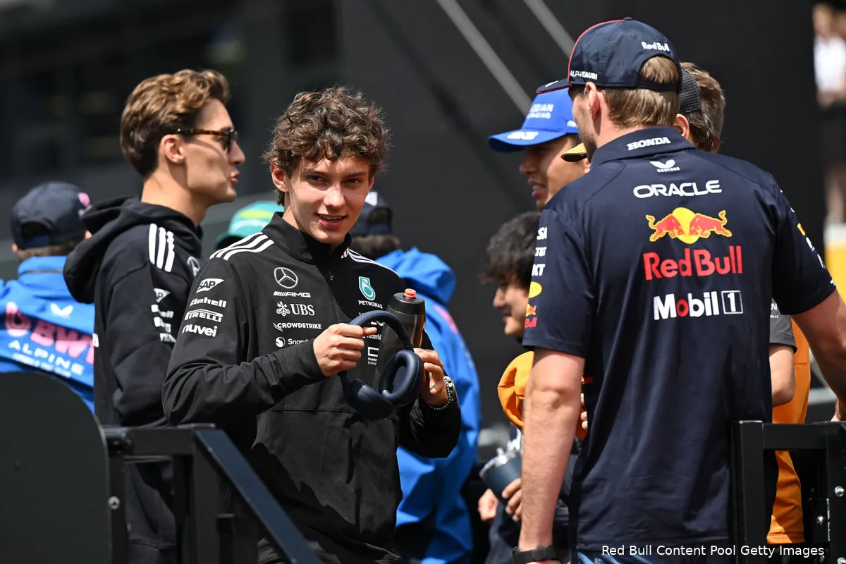 max-verstappen-george-russell-kimi-antonelli-zondag-hongarije
