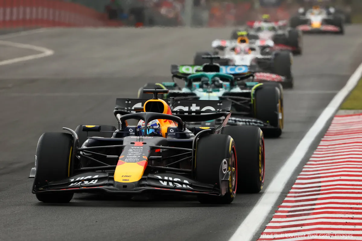 max-verstappen-zondag-race-hongarije-2025