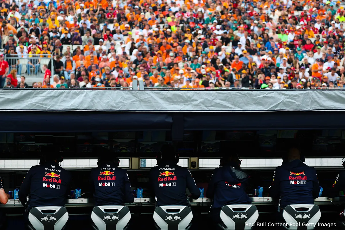 red-bull-racing-pitmuur-gp-nederland-2025-zondag