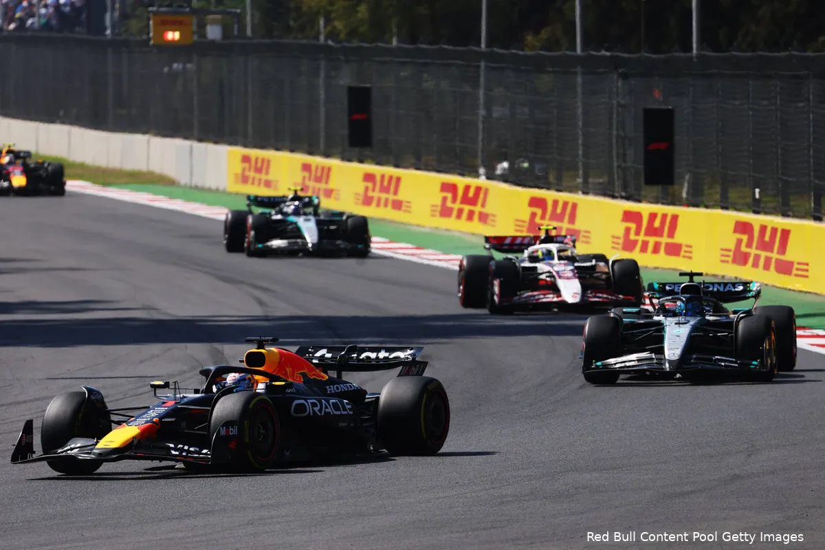 george-russell-mercedes-oliver-bearman-haas-kimi-antonelli-max-verstappen-red-bull-racing-mexico-zondag-2025