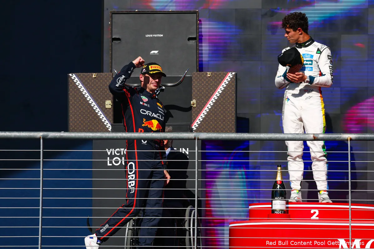 lando-norris-mclaren-max-verstappen-red-bull-racing-cota-zondag-2025