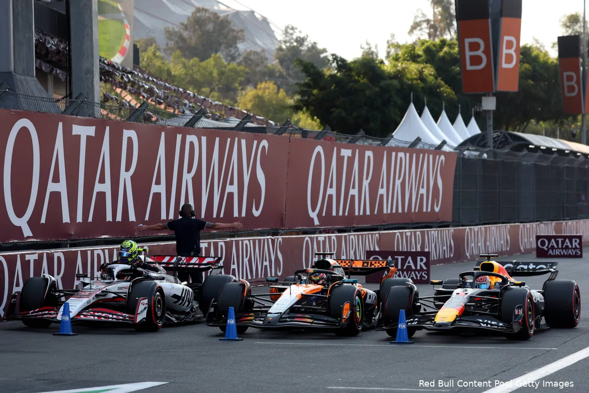 max-verstappen-red-bull-racing-gp-mexico-zaterdag-haas-oliver-bearman-haas-oscar-piastri-mclaren