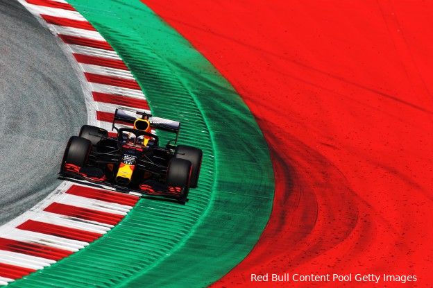 Verstappen is Mercedes met monsterronde te snel af en pakt pole op Red Bull Ring