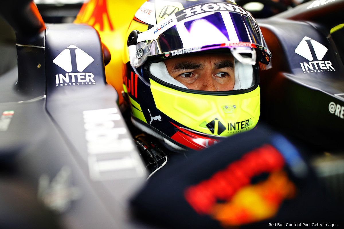 Vettel hekelt teamorders: 'Als Perez vooraan rijdt, dan moet hij daar blijven'