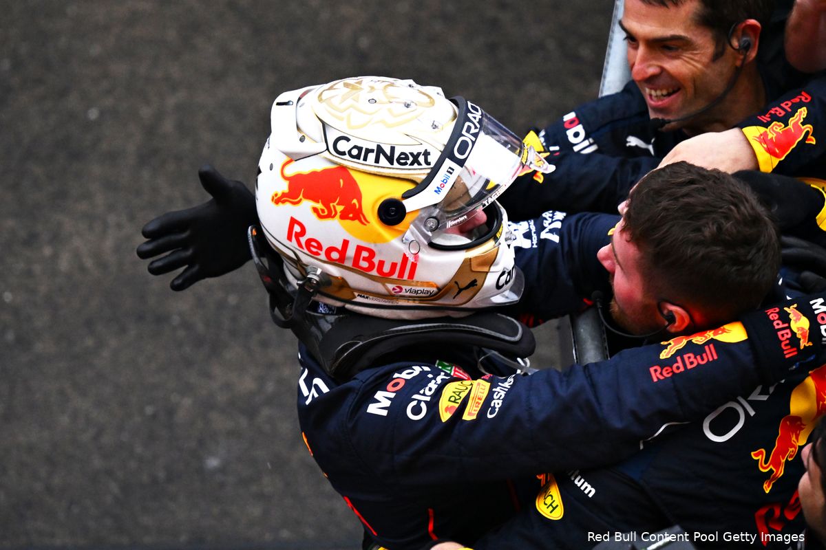 Verstappen kan titelwinst nauwelijks geloven: 'Zulke jaren komen niet
