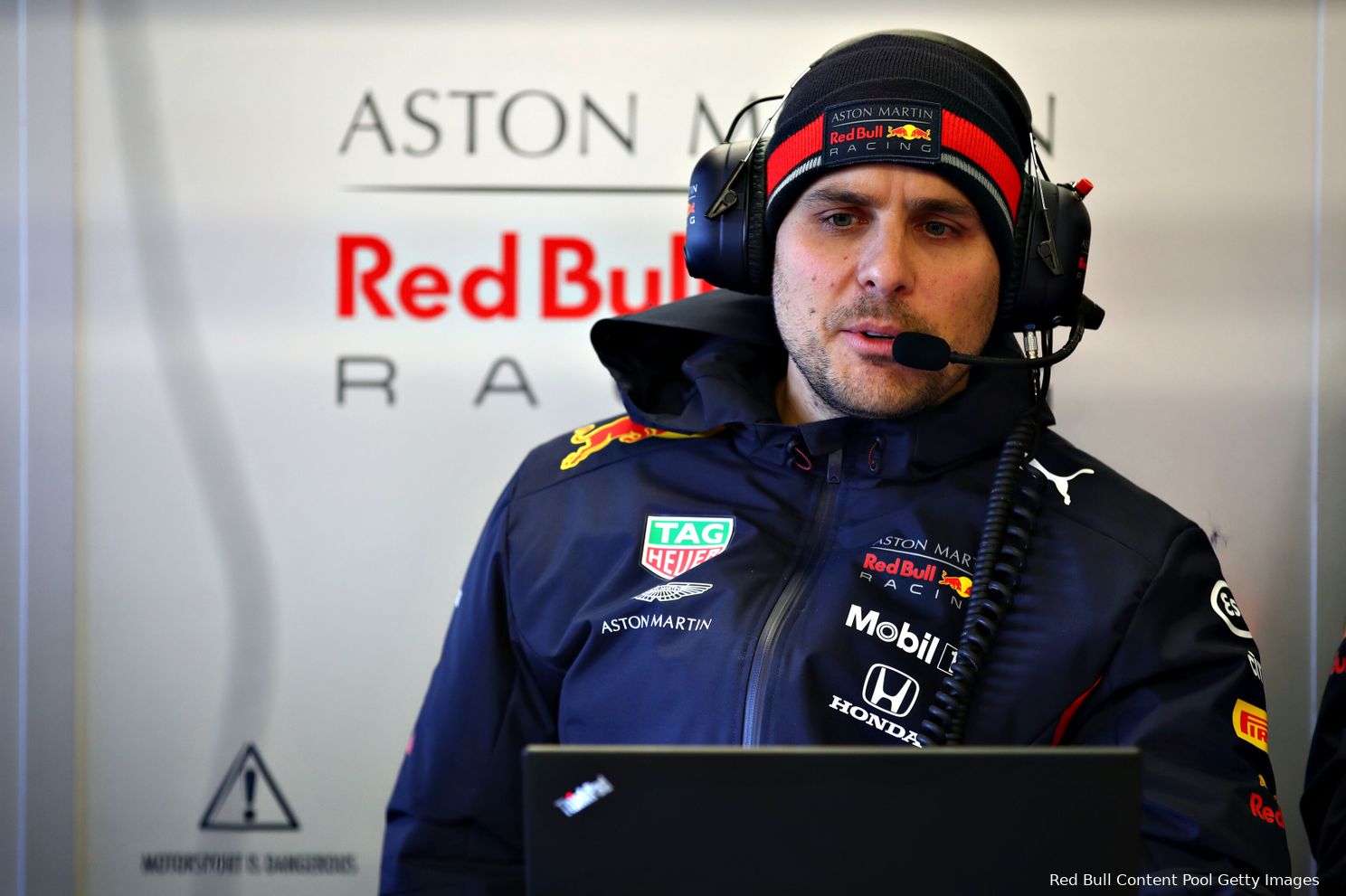 Deze Red Bull-mannen zetten Verstappen wekelijks op het asfalt