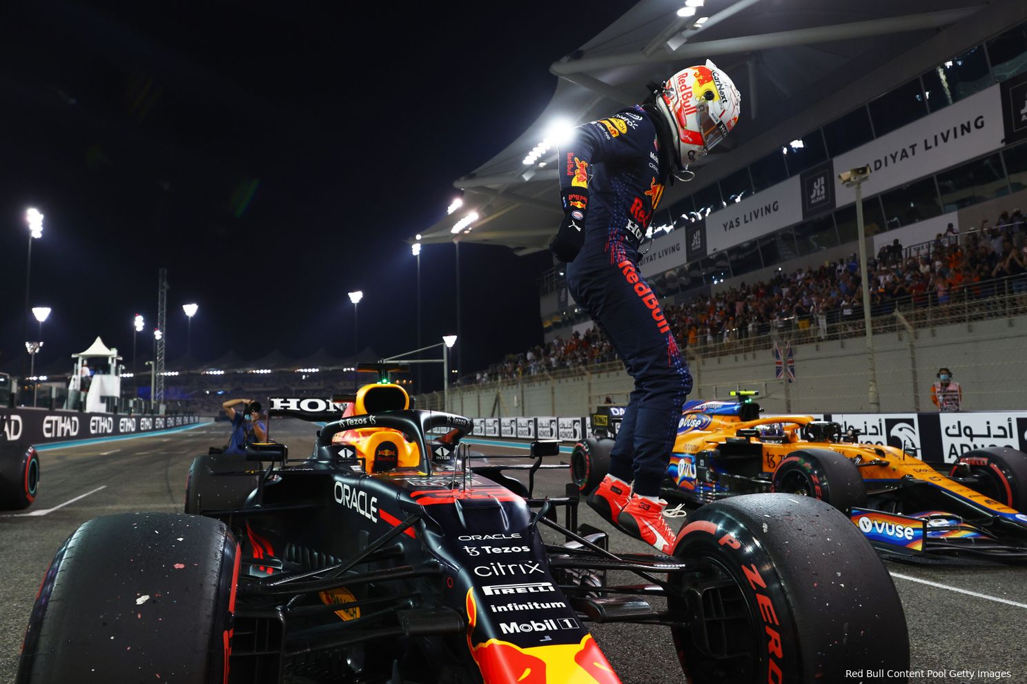 Verstappen op pole in Abu Dhabi (Foto: Red Bull Content Pool / Getty Images)