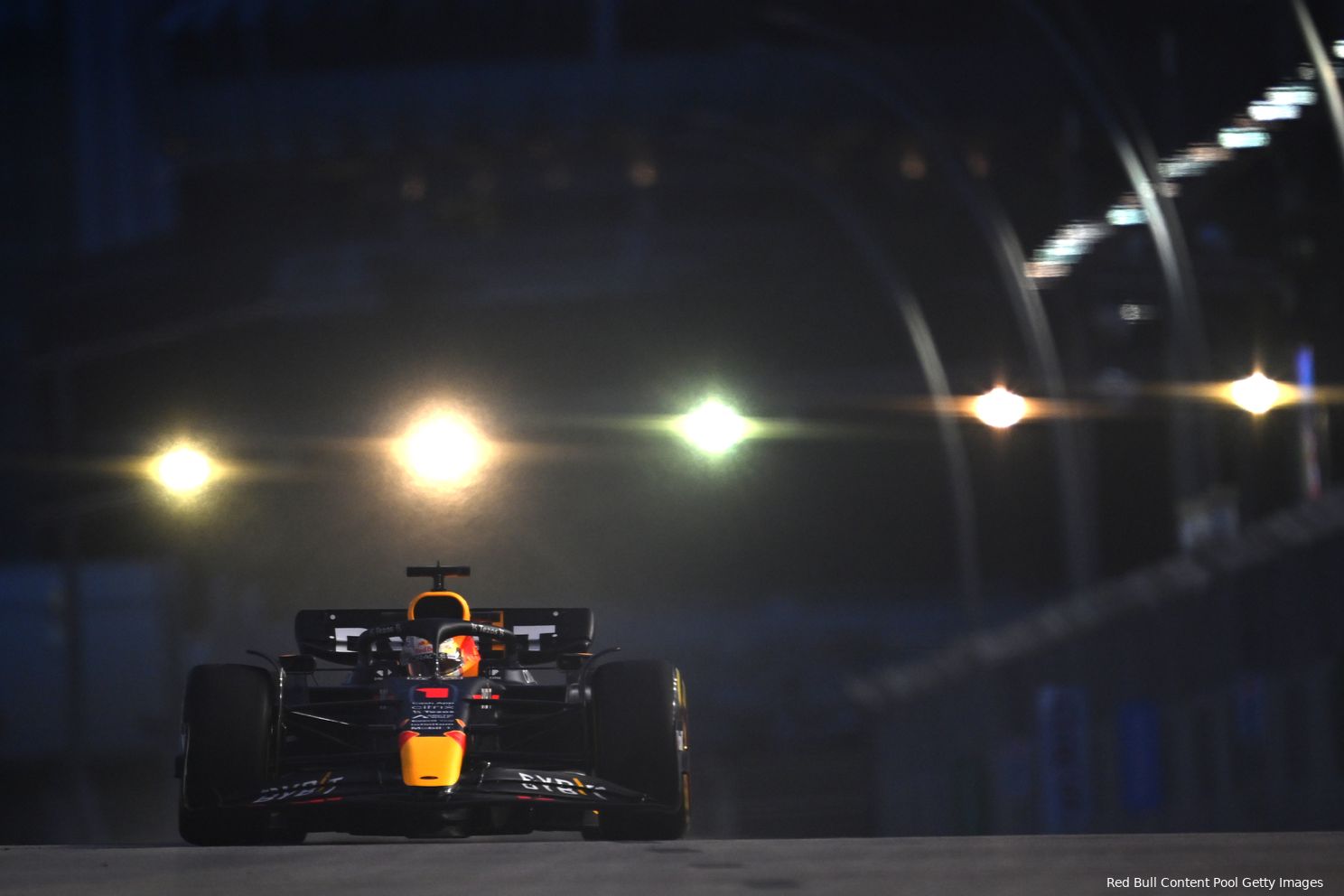 Red Bull moet nog op zoek naar de juiste afstellingen na een lastige tweede vrije training. 