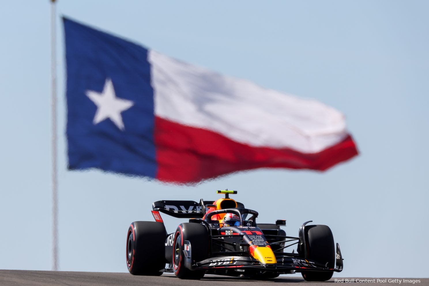 Sergio
Pérez tijdens de vrije training voor de Grand Prix van de Verenigde Staten, Circuit
of the Americas, 2022 (Foto: Red Bull Content Pool / Getty Images)