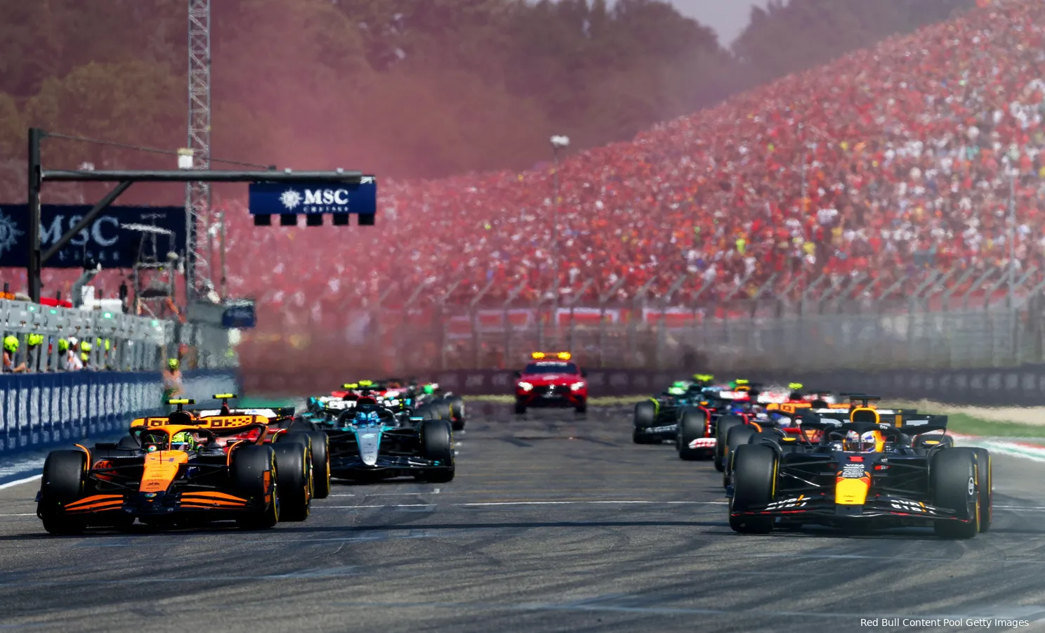 Startopstelling GP Emilia-Romagna | Verstappen met dubbel voordeel in Imola, Norris moet juist vrezen