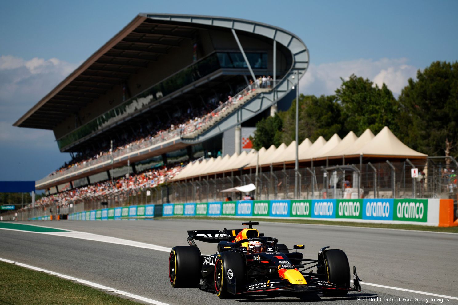 Max Verstappen, vrije training, Grand Prix van Spanje 2024, hoofdtribune Circuit de Barcelona-Catalunya.