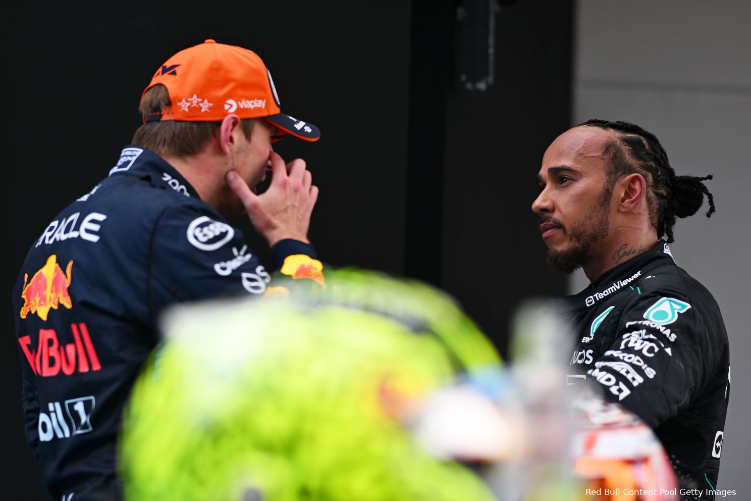 max verstappen spanje win grappig lewis hamilton perscofnerentie