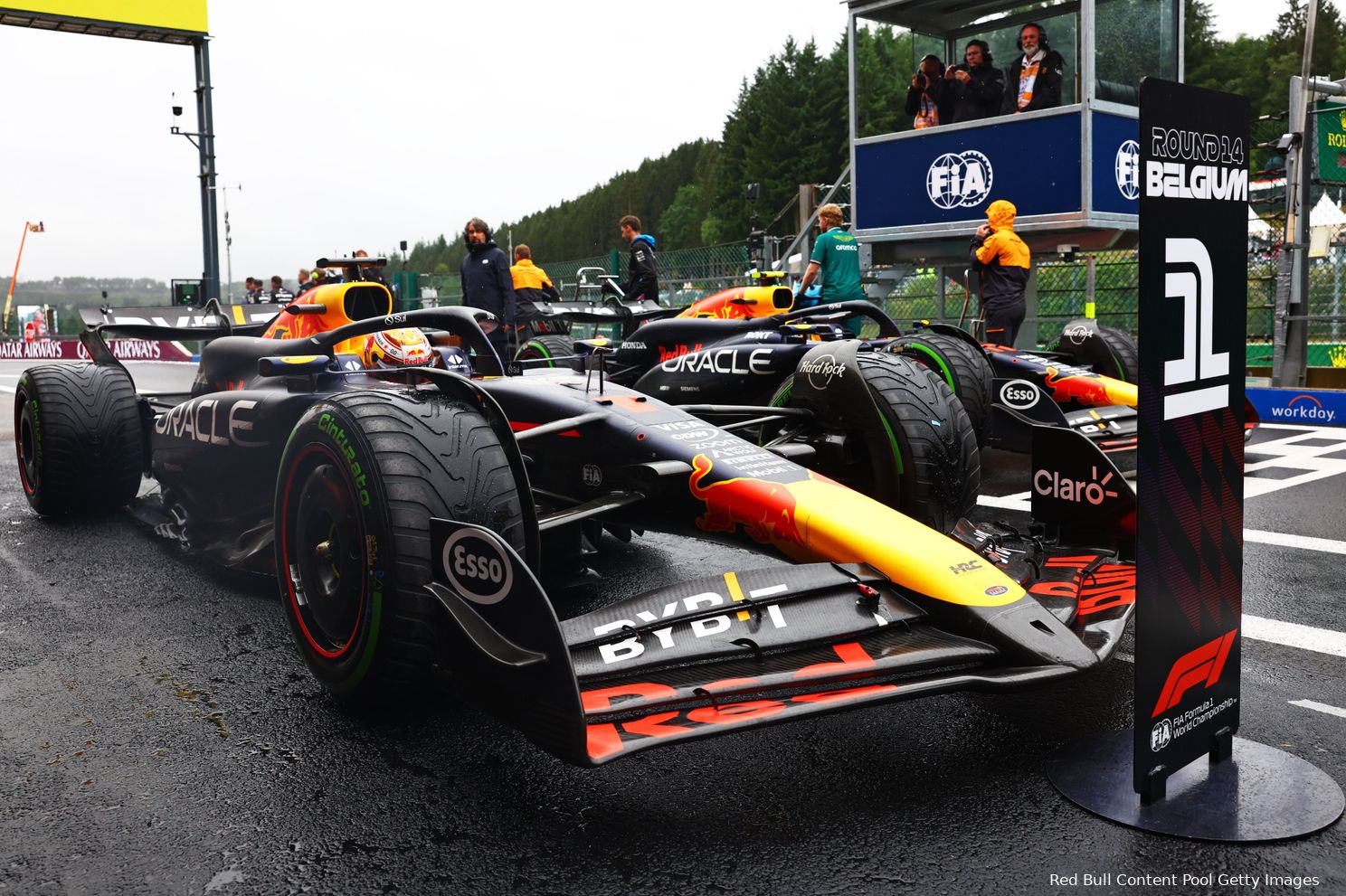 max verstappen red bull racing rb20 regen spa belgie 1 poleposition 2