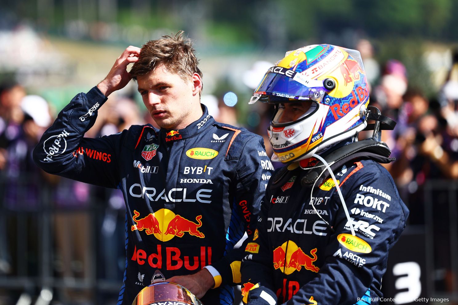 sergio perez max verstappen redbullracing zondag praten 2024