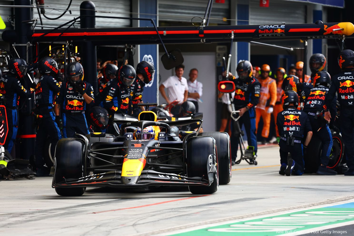 WK-stand | McLaren loopt hard in, maar Verstappen houdt (vooralsnog) stand