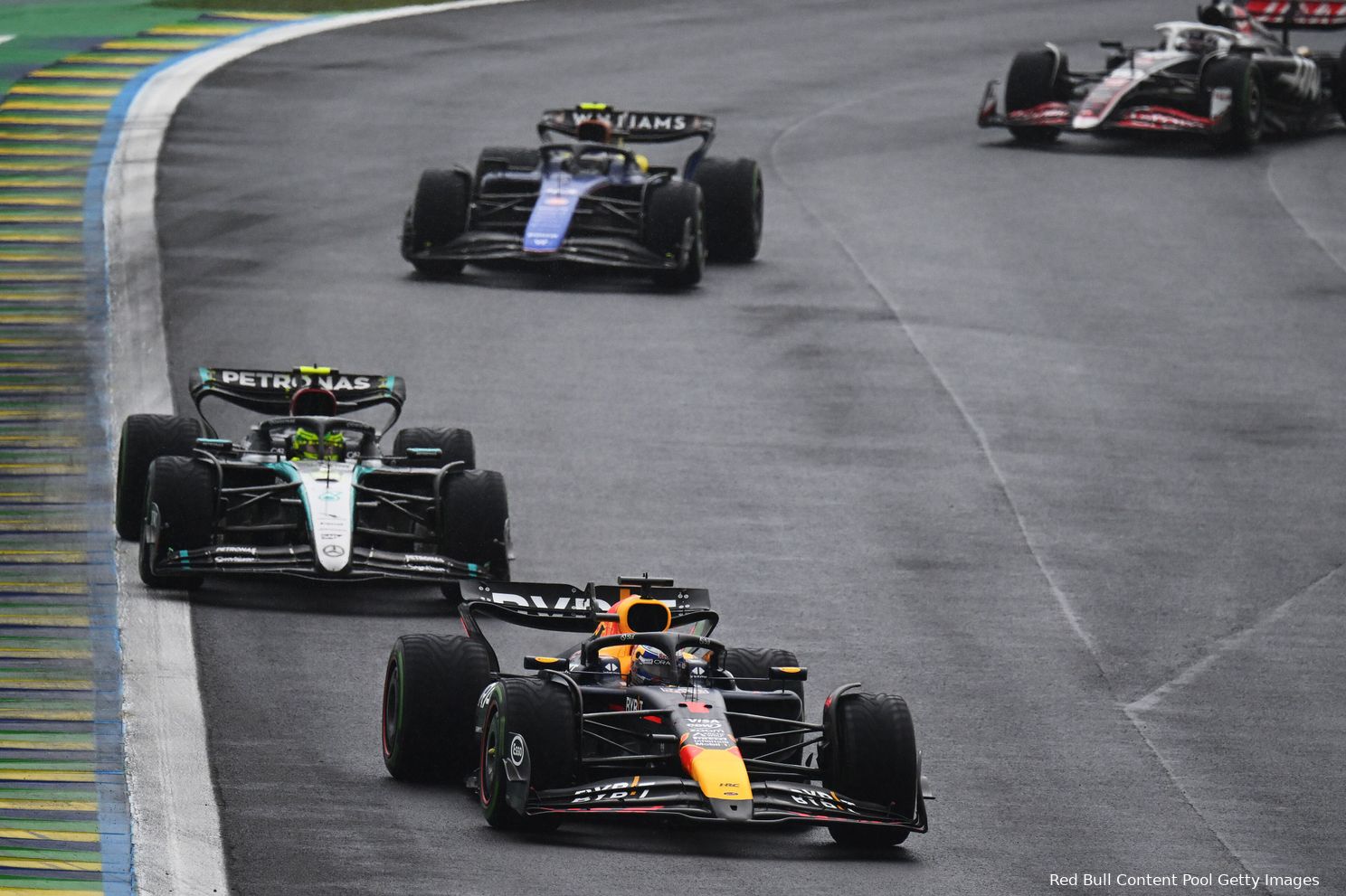Van der Garde verklaart waarom Verstappen soms 'te hard' racet: 'Dat is wie hij is'