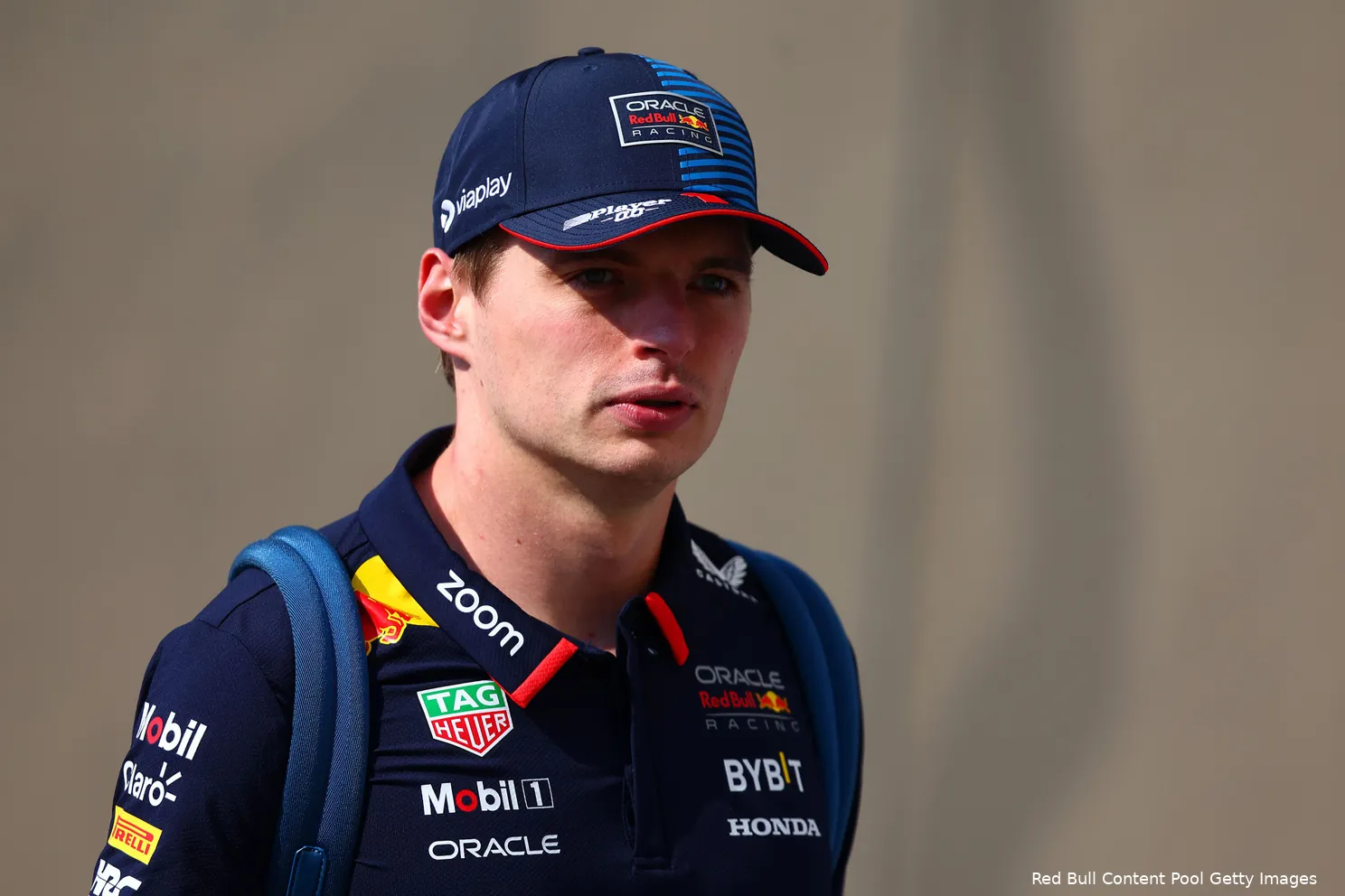 max verstappen pet abu dhabi vrijdag 2024 1