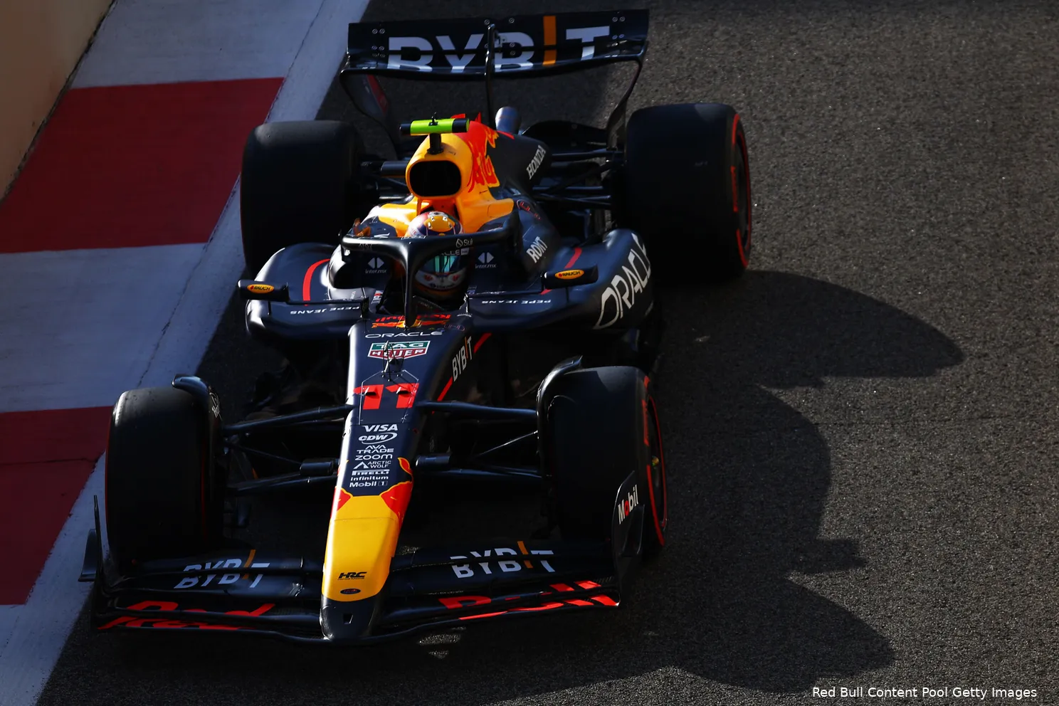 sergio perez red bull racing gp abu dhabi zaterdag 17