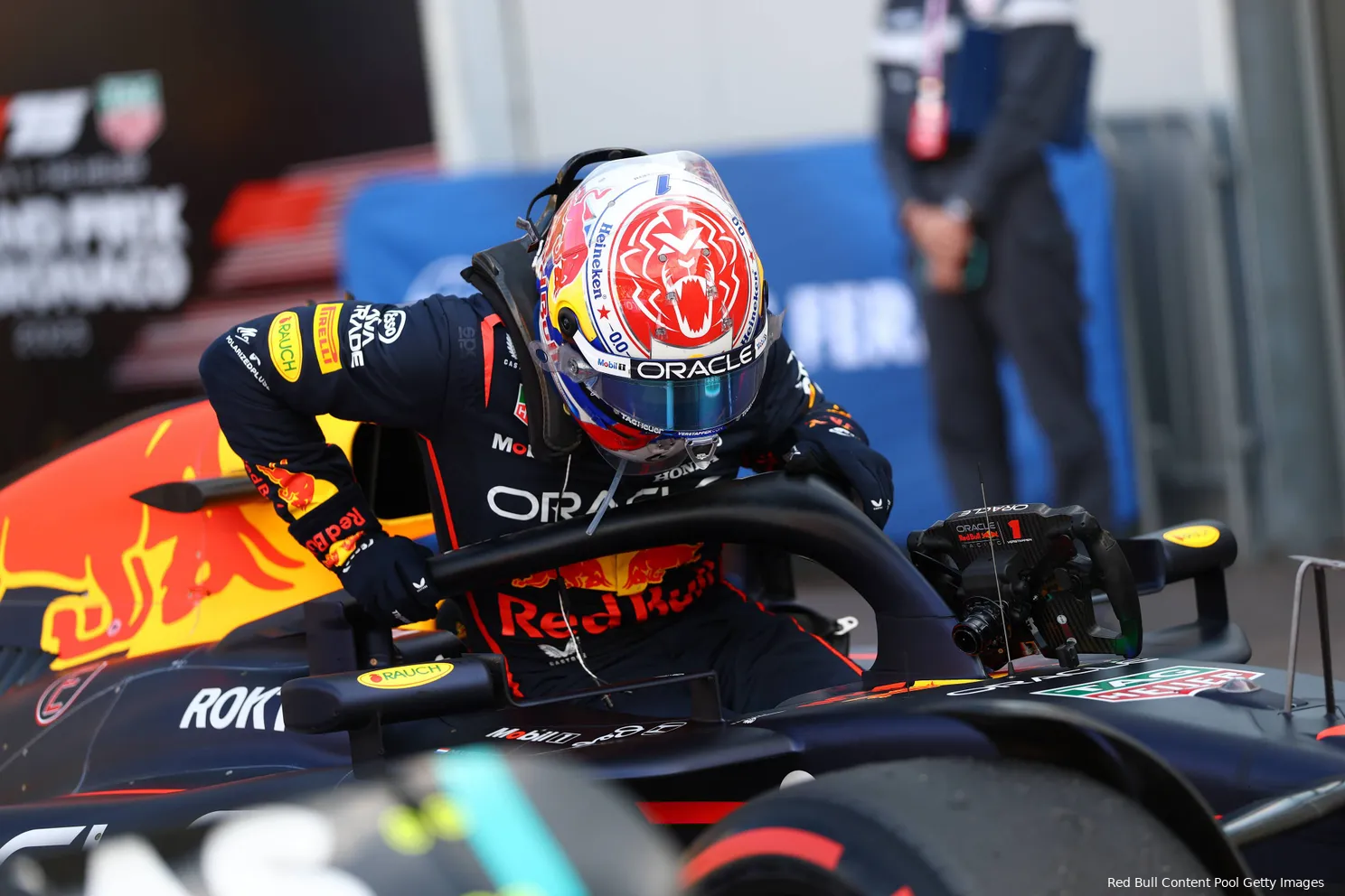 De race van Verstappen | Piastri haalde het bloed onder Verstappens nagels vandaan: 'Nog één keer...'