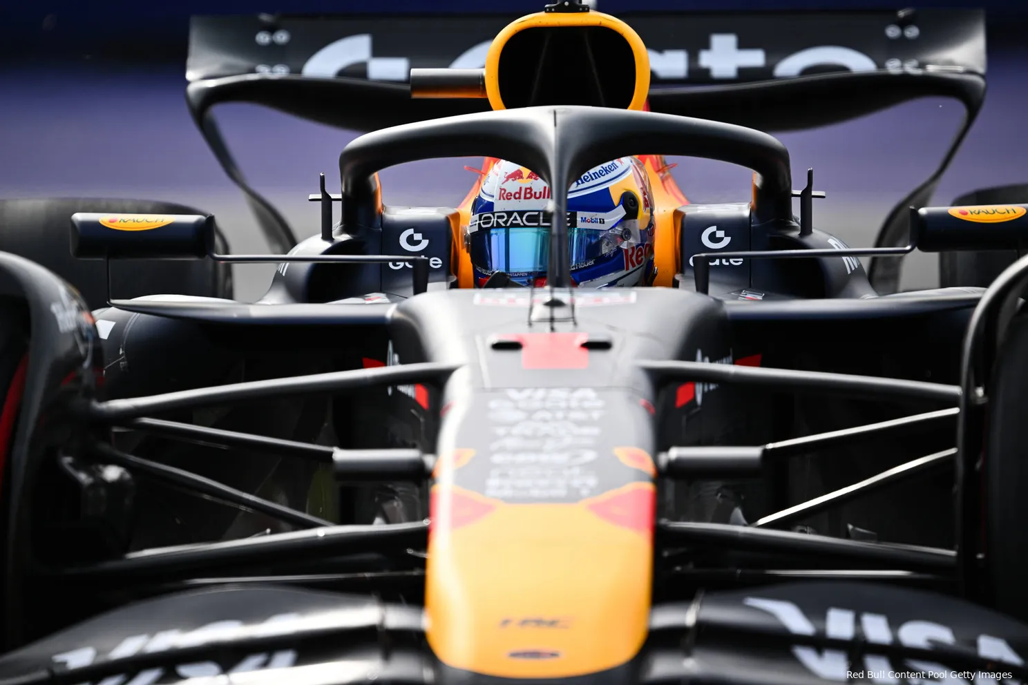 Nederlandse journalist grijnst bij gedachte aan kwalificatie: 'Ik zag dat shot van Verstappen al'