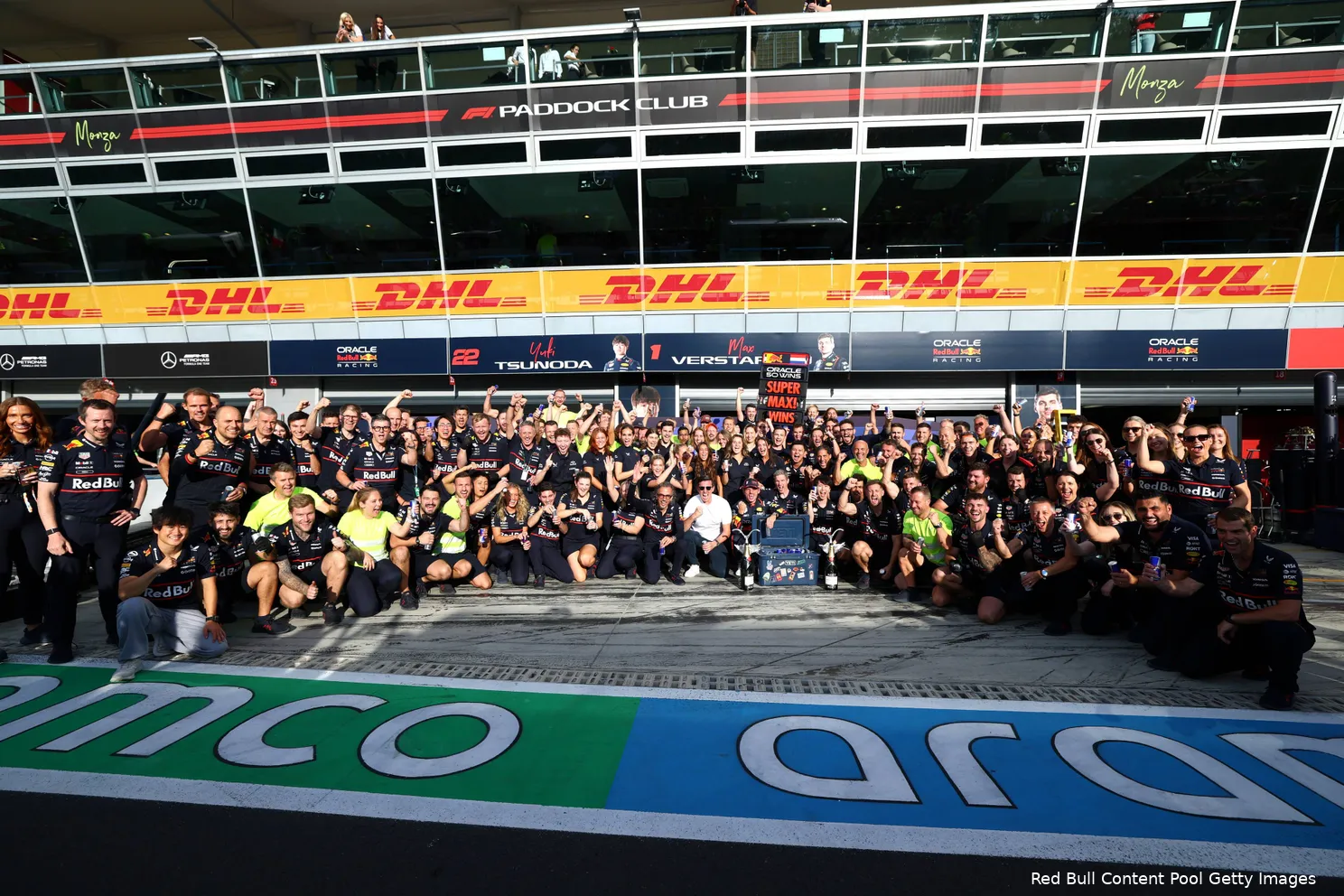 max-verstappen-red-bull-racing-gp-italie-2025-zondag-champagne-team-yuki-tsunoda-laurent-mekies