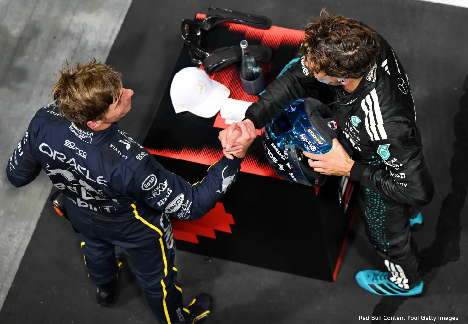 george-russell-mercedes-max-verstappen-red-bull-racing-zaterdag-singapore-2025
