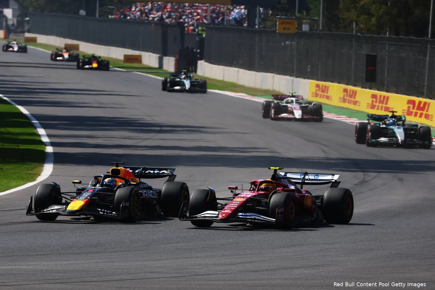 lewis-hamilton-ferrari-max-verstappen-red-bull-racing-mexico-zondag-2025