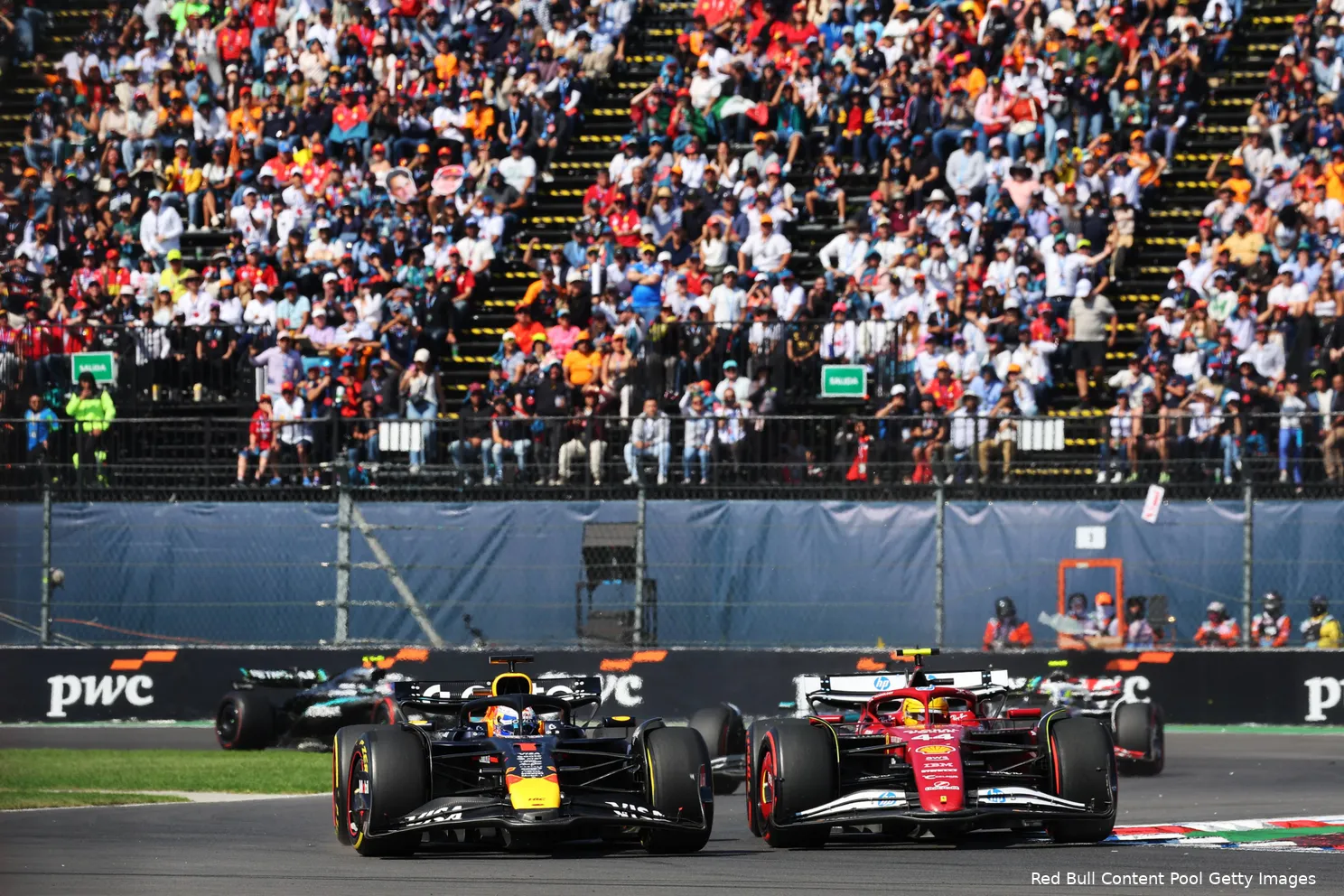 lewis-hamilton-ferrari-max-verstappen-red-bull-racing-mexico-zondag-2025