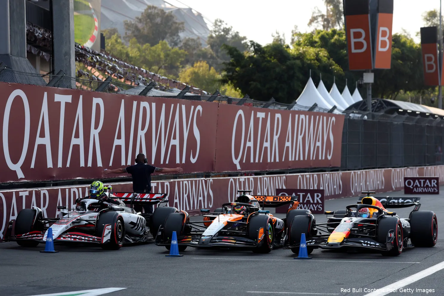 max-verstappen-red-bull-racing-gp-mexico-zaterdag-haas-oliver-bearman-haas-oscar-piastri-mclaren