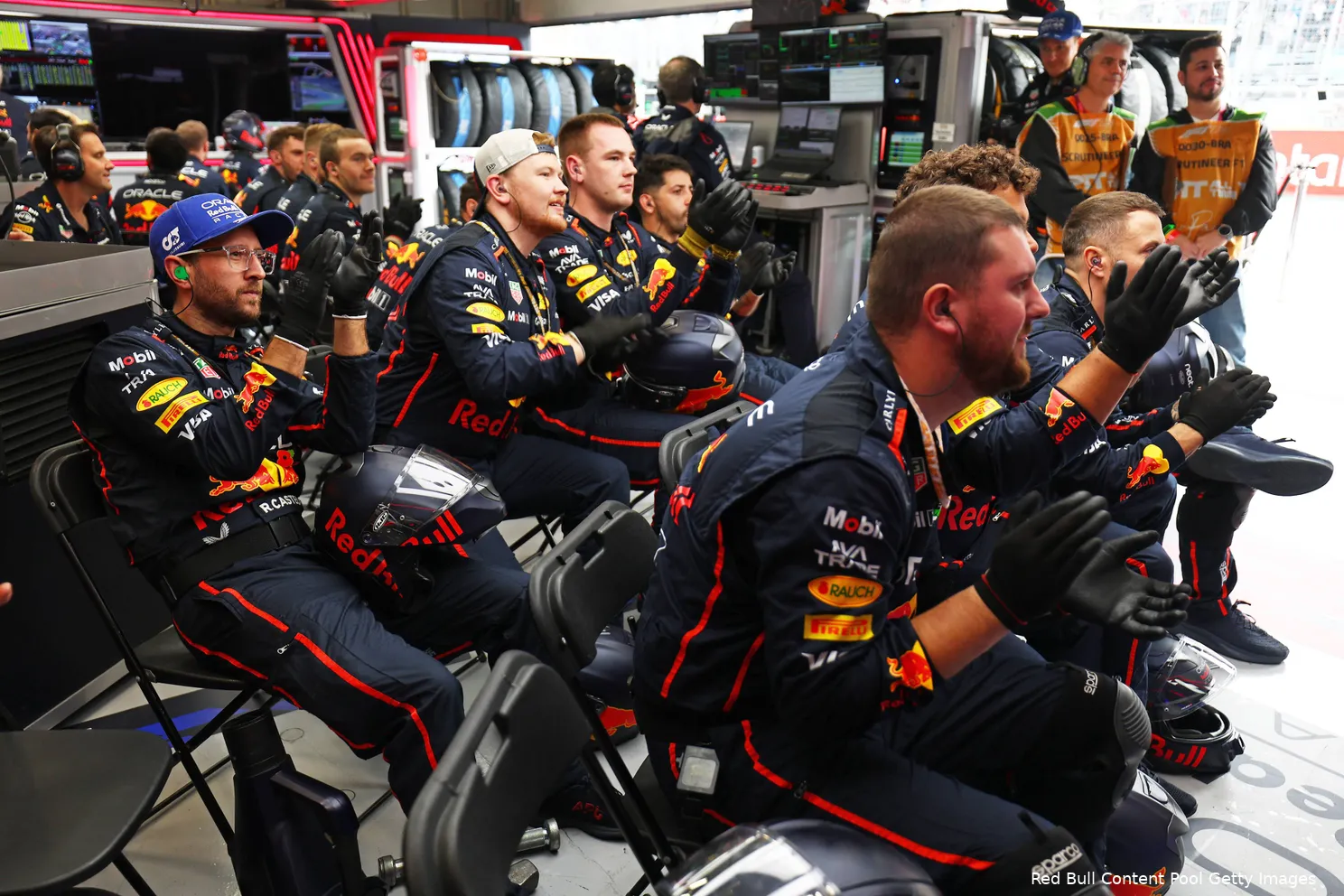 monteurs-red-bull-racing-gp-sao-paulo-brazilie-2025-zondag