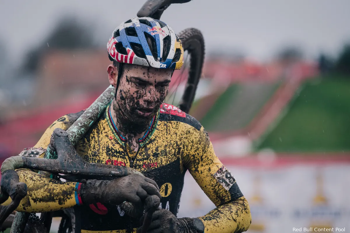 IDL Kijktip | Terug naar de Dendermodder: episch drekgevecht Van Aert vs. VDP en de rest