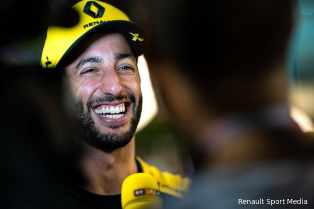 Ricciardo: 'Heb Hamilton na Imola mijn schoen aangeboden omdat het zijn eerste shoey was'