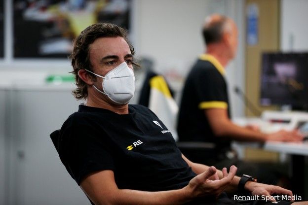 Alonso: 'Abiteboul begint vast moe van me te worden, hij reageert niet op mijn berichtjes'
