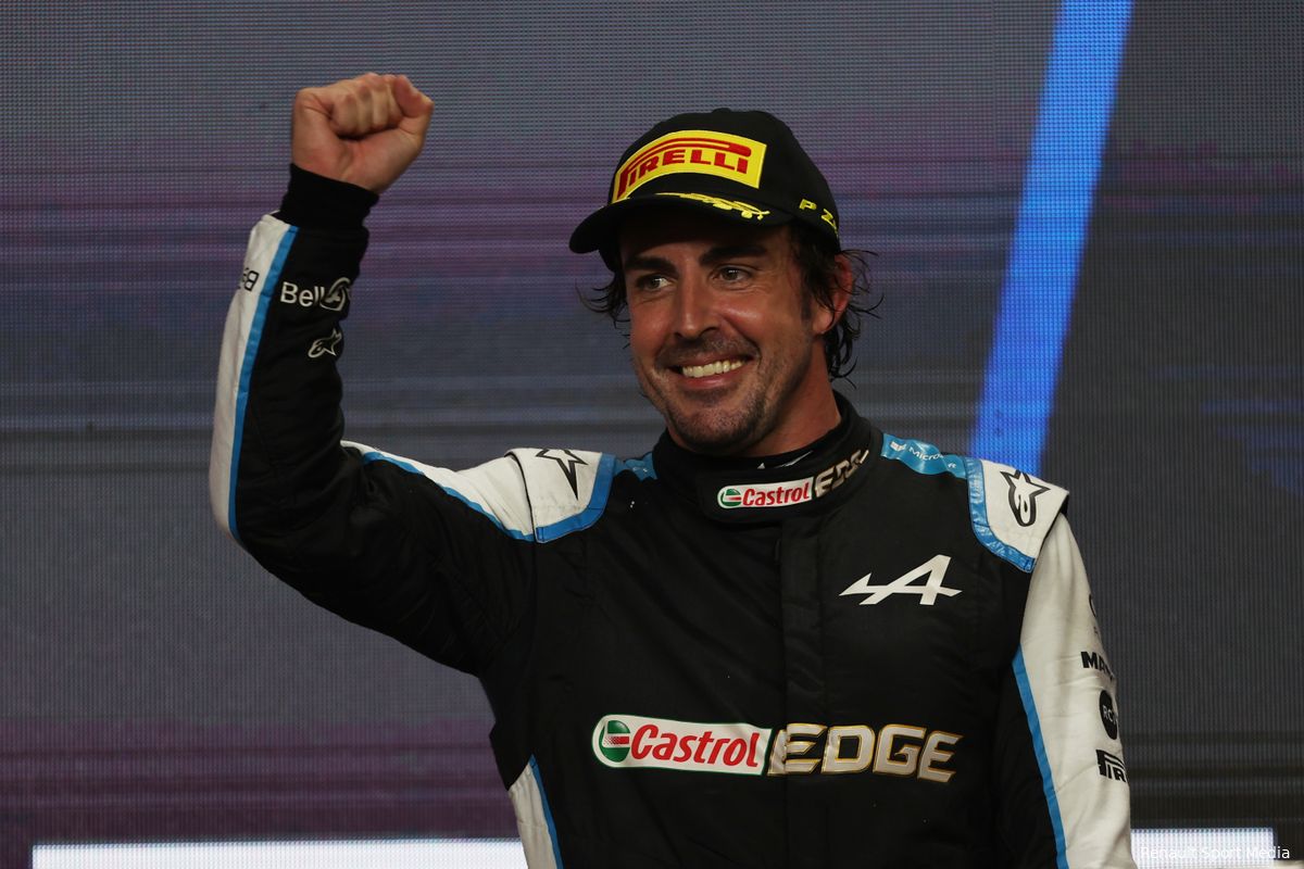 Brundle denkt dat Alonso mee kan strijden om de titel: 'Hij is één van de besten'