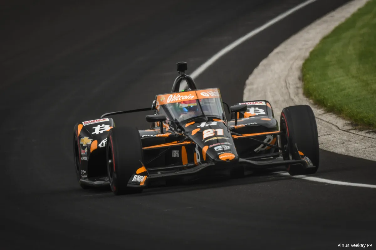 Castroneves wint 105e Indy500, VeeKay zakt terug door pitstops