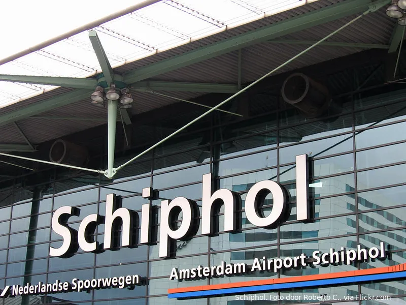Drama op Schiphol: zomervluchten geschrapt, honderdduizend vakantiegangers de dupe!