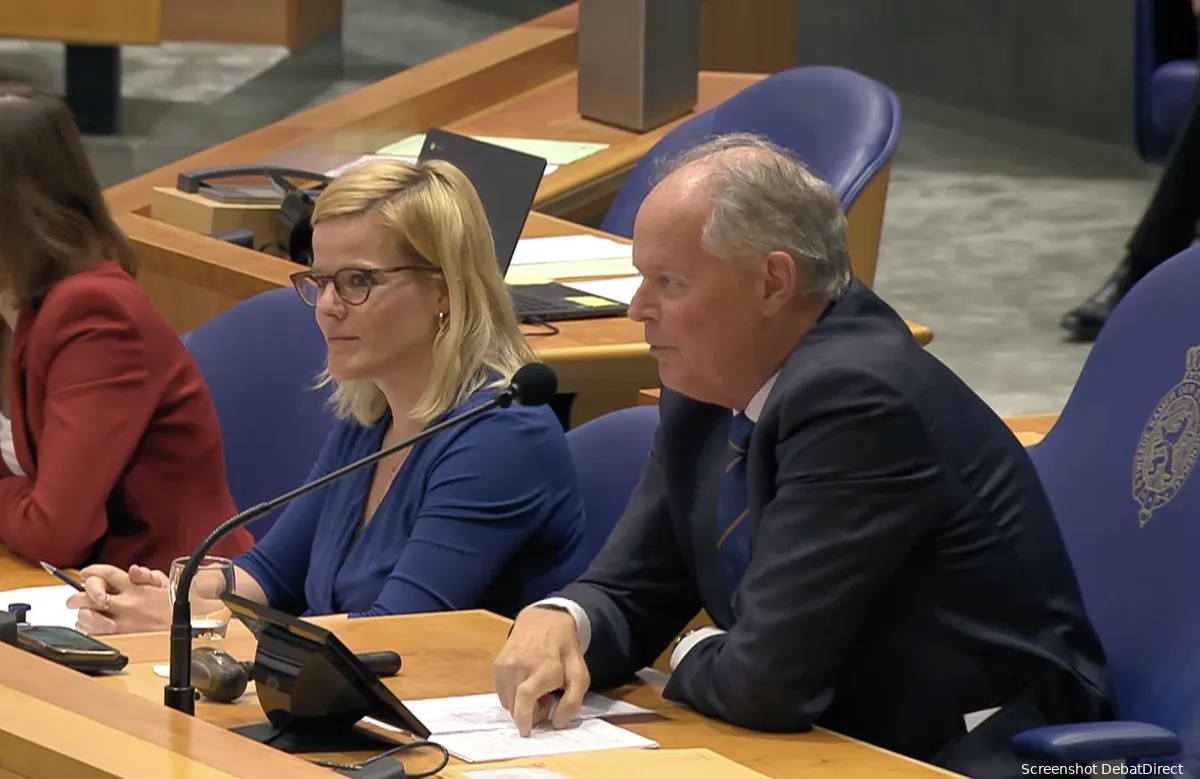 Dictatoriale D66-voorzitter gaat vol fascist en ontneemt PVV'er Markuszower het woord